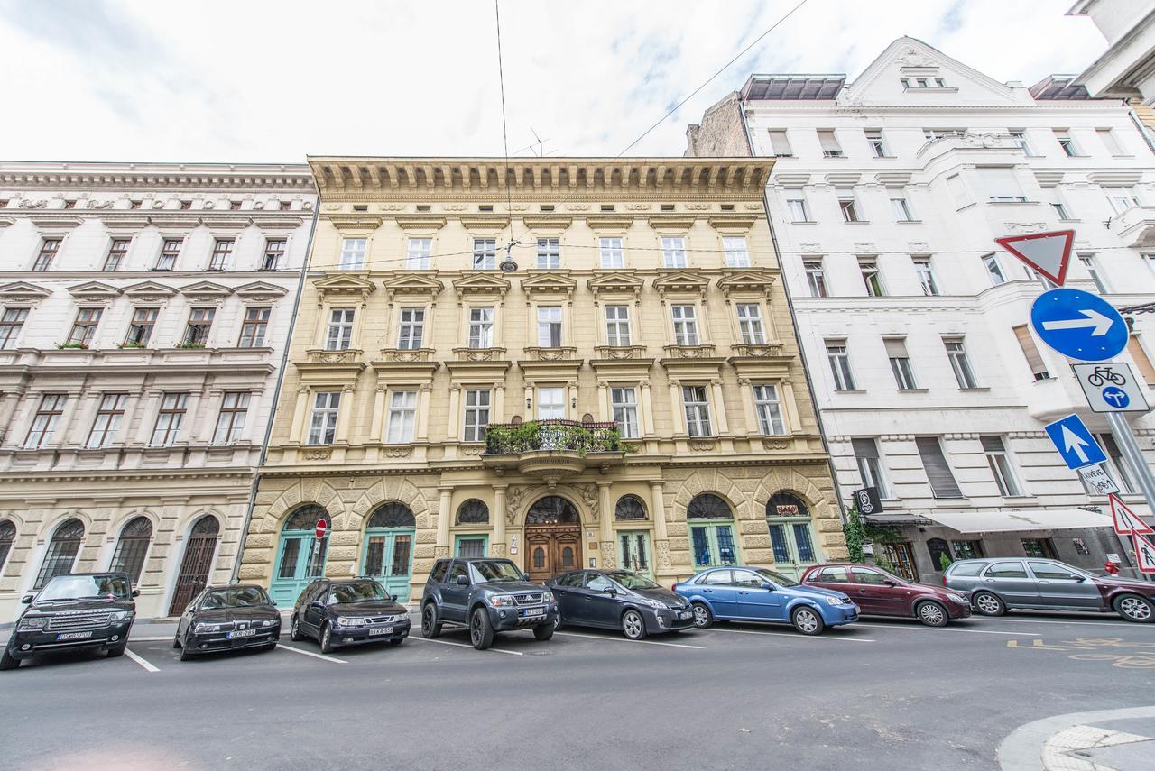 Oasis Apartments - Liberty Square Budapest Exterior photo