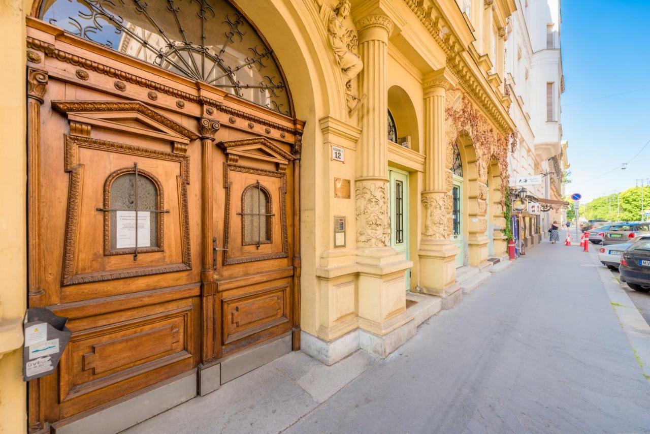 Oasis Apartments - Liberty Square Budapest Exterior photo